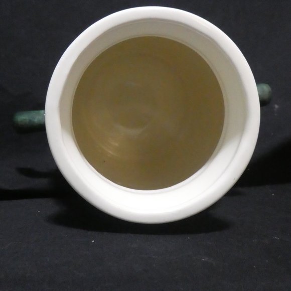 Cream colored vase with 2 handles, aztek design and hat, sun and cactus - Picture 5 of 8